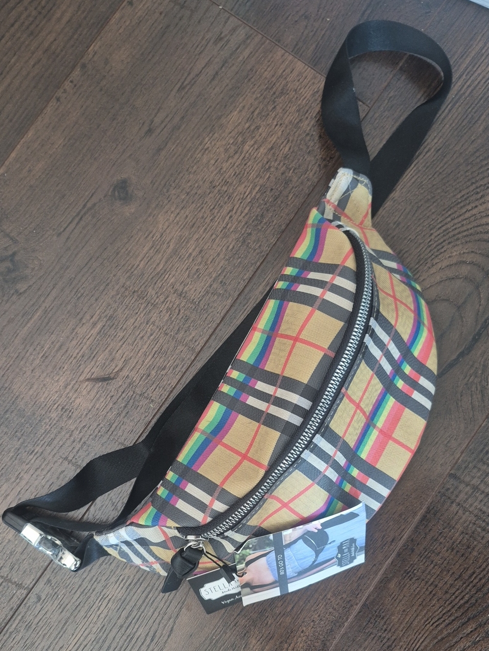 Stella and Max Crossbody With Adjustable Strap. Cute Plaid Design, NWT